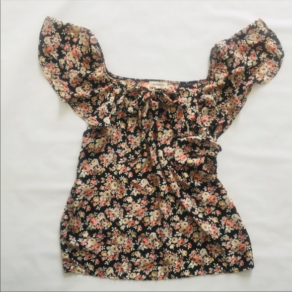 Beautiful Floral Rose Off Shoulder Top w/ tie - Picture 2 of 7